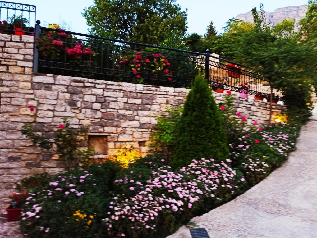 Hotel Foris House Víkos Zewnętrze zdjęcie